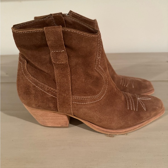 Dolce Vita Suede Bootie - Size 9.5 - Picture 2 of 4